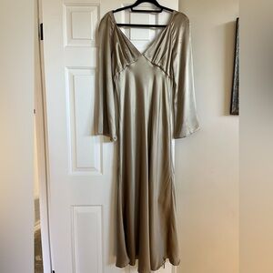Midi Silk Dress with V-Neck and Dolman Sleeves for Wedding Guest